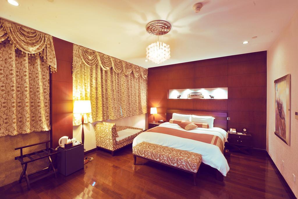 Runyang Huanlong Hotel Zhenjiang  Esterno foto